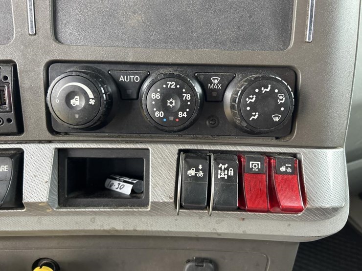 2018-kenworth-t680-image-80