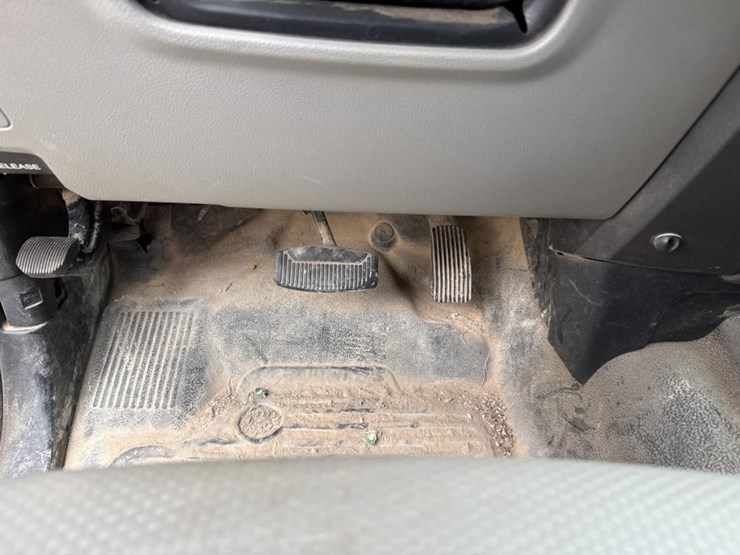 2020-ford-f550-image-42