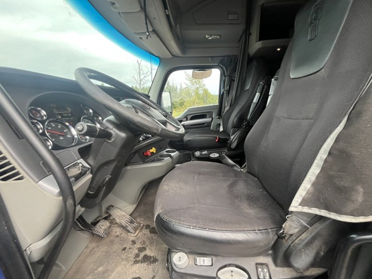 2020-kenworth-t680-image-70