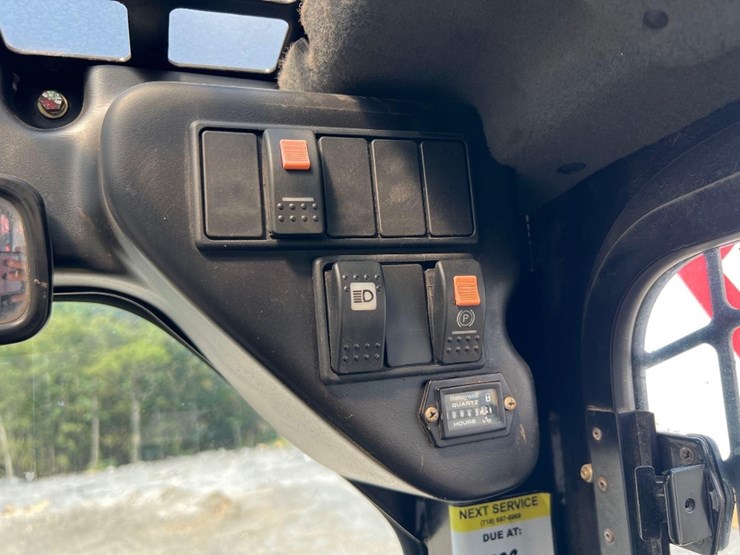 2017-takeuchi-ts50v-image-26