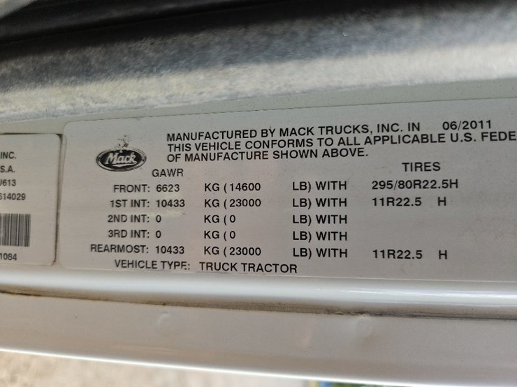 2012-mack-pinnacle-cxu613-image-27