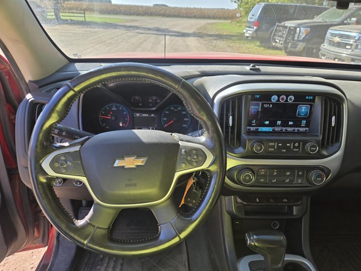 2015-chevrolet-colorado-image-33