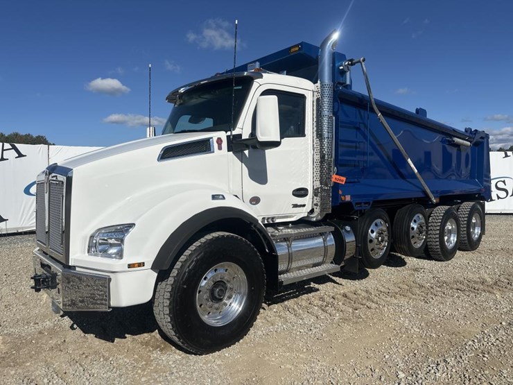 2025-kenworth-t880-image-1