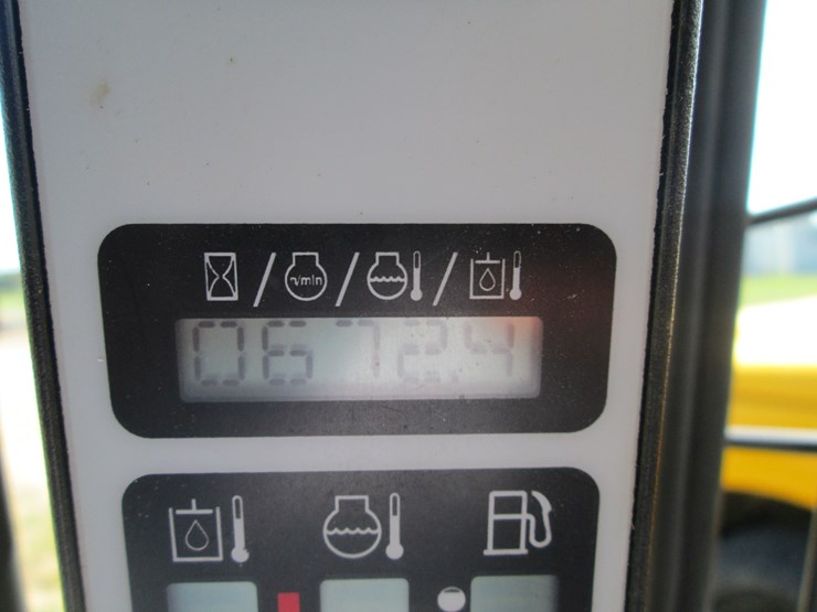 new-holland-l228-image-24