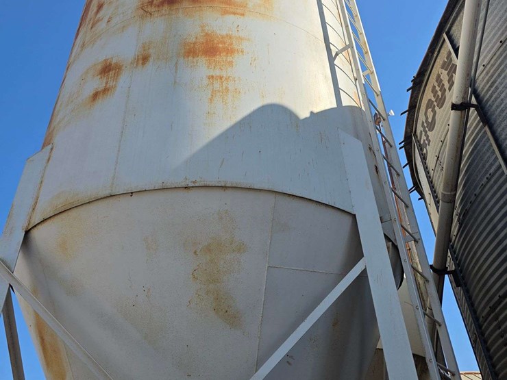 approx-24-ton-bulk-bin,-approx-27’-tall-and-11’-wide-with-bridge-rid-anti-bridge-system,-30’-of-flex-image-5