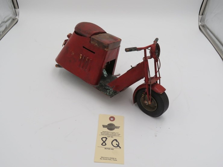 pressed-steel-cushman-scooter-image-1