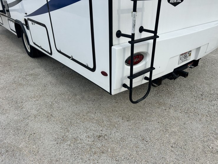 2021-ford-e450-image-16