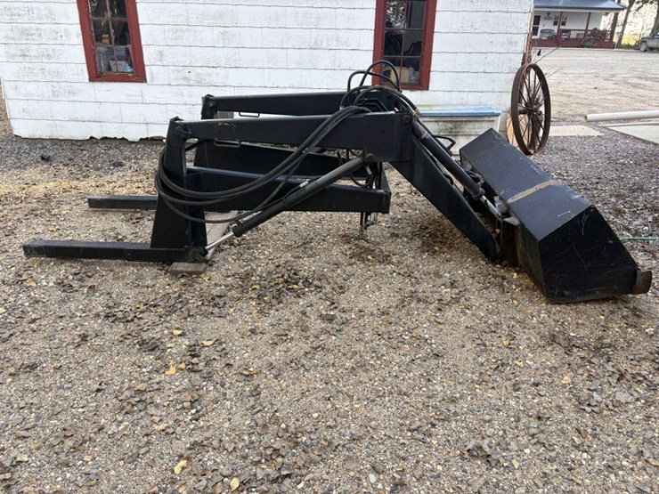 loader,-off-of-ih-656,-ih-mounting-brackets,-84”-bucket-image-6