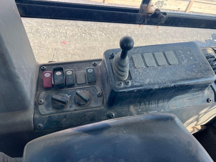 2019-caterpillar-d6k2-lgp-image-30