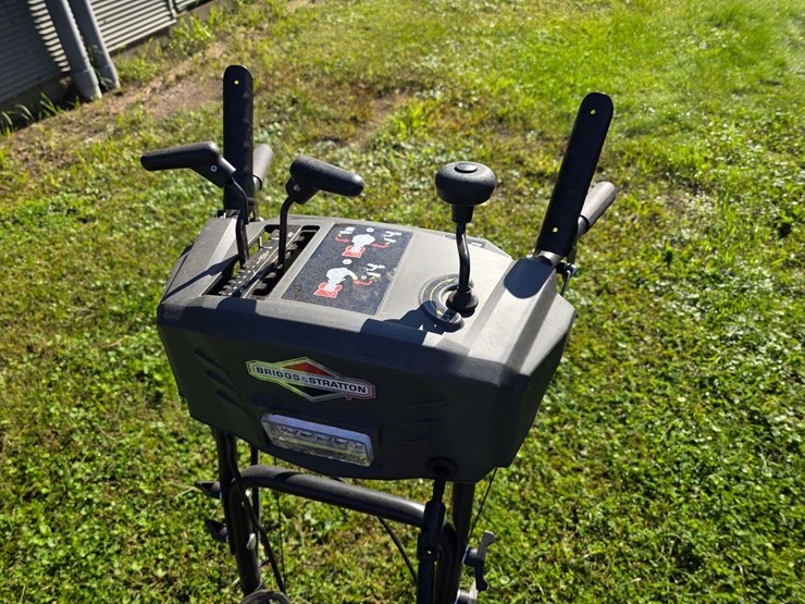 briggs-and-stratton-s1227-walk-behind-snow-blower,-electric-start,-self-propelled,-250cc-snow-series-image-14