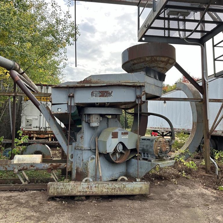 #1599 • Morbark Chip Pac 750 Chipper