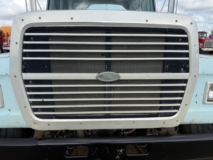 1995-ford-l9000-image-48