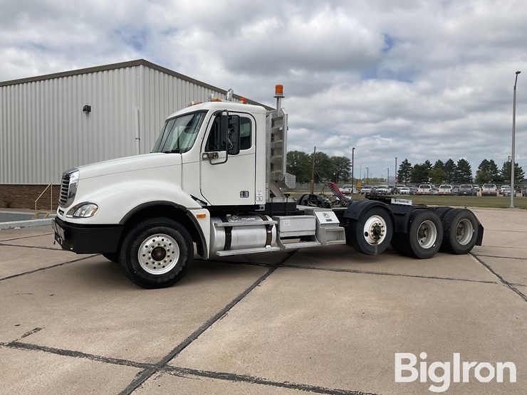 2006-freightliner-columbia-120-image-1