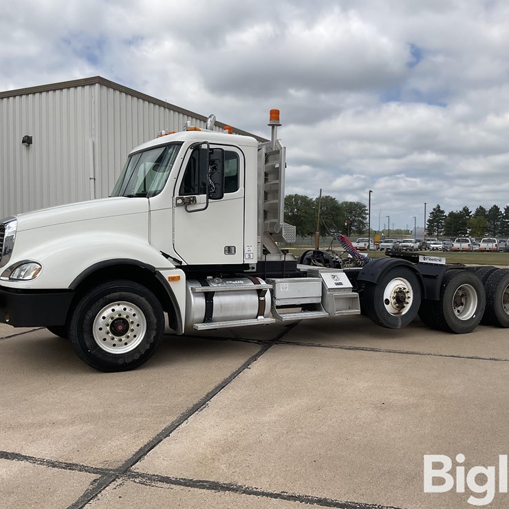 2006 FREIGHTLINER COLUMBIA 120