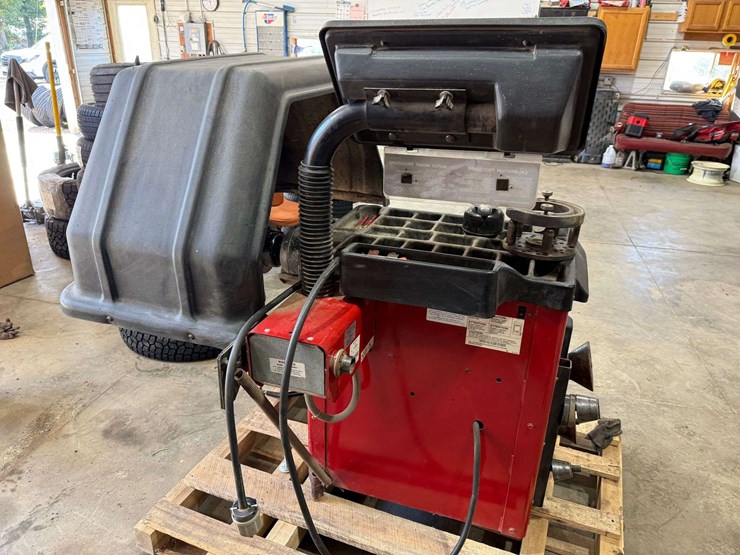 coats-model-1025-direct-drive-tire-balancer,-220v,-3-phase-image-6