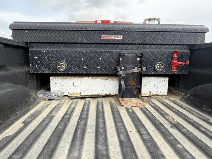 2011-gmc-2500hd-image-30