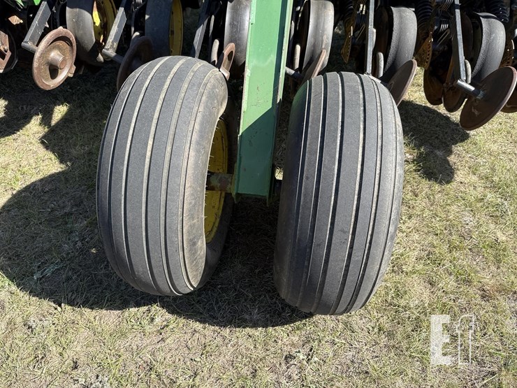 john-deere-750-image-13