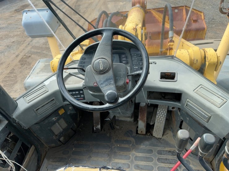 1999-komatsu-wa380-3mc-image-23
