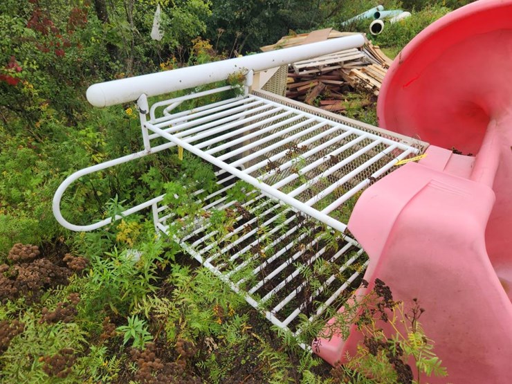 #2800-•-playground-slide-image-5