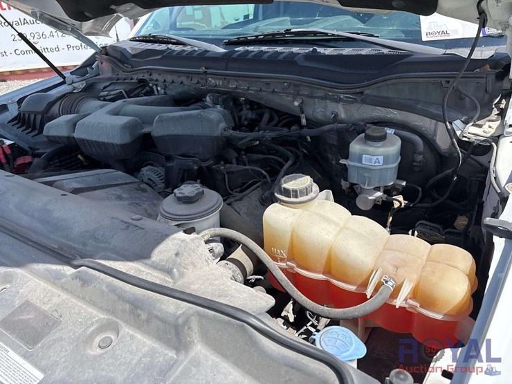 2017-ford-f550-image-8