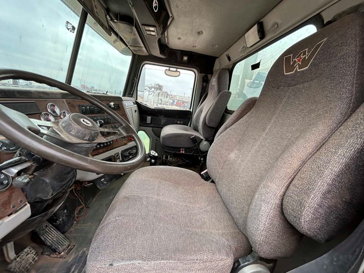 2013-western-star-4900-image-29