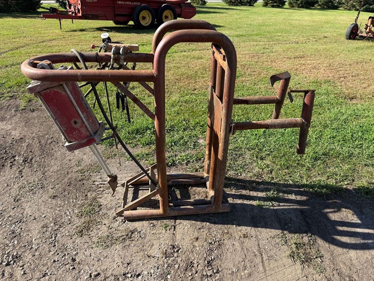 air-operated-tire-bead-breaker,-for-truck-tires-image-1
