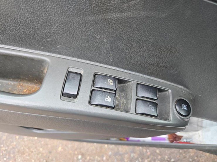 #1580-•-2013-chevrolet-spark-compact-vehicle-image-40