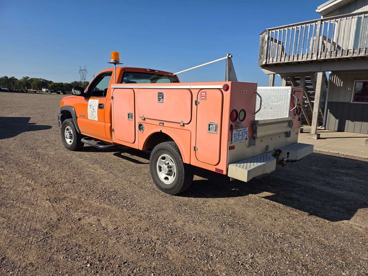 2006-chevrolet-2500hd-image-16