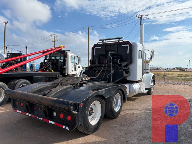 2010-peterbilt-367-image-5