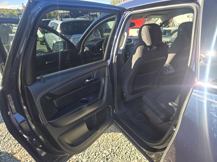 2016-chevrolet-traverse-image-26