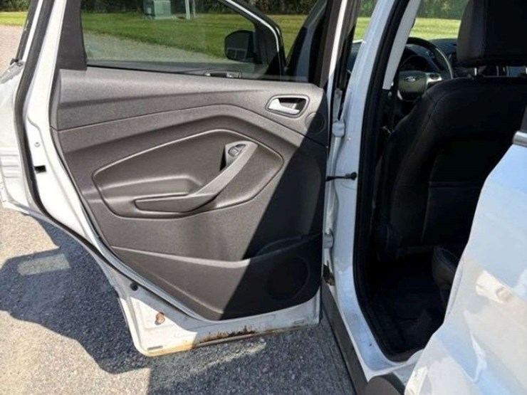2013-ford-escape-titanium-image-6