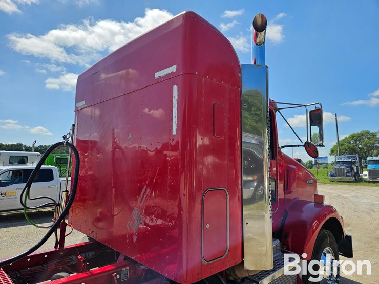 2012-kenworth-t800-image-18