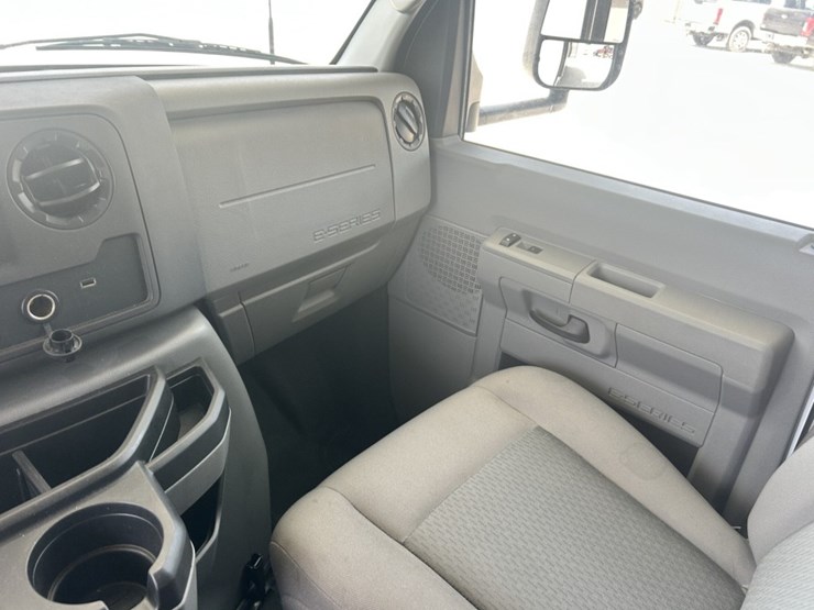 2023-ford-e450-image-49