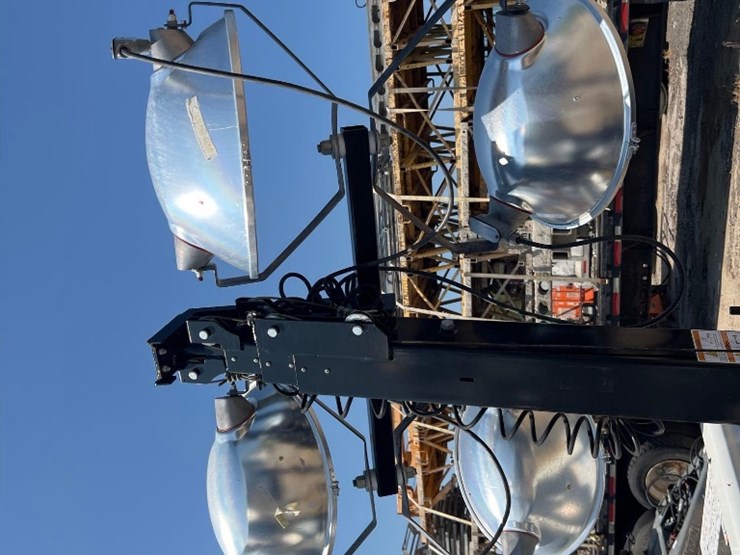 2019-allmand-night-life-v-series-light-plant-image-13