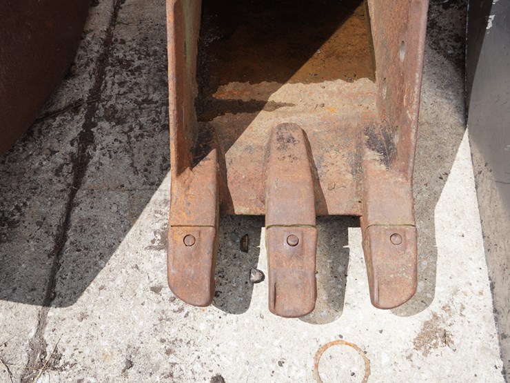 #208-•-geith-excavator-bucket-image-5