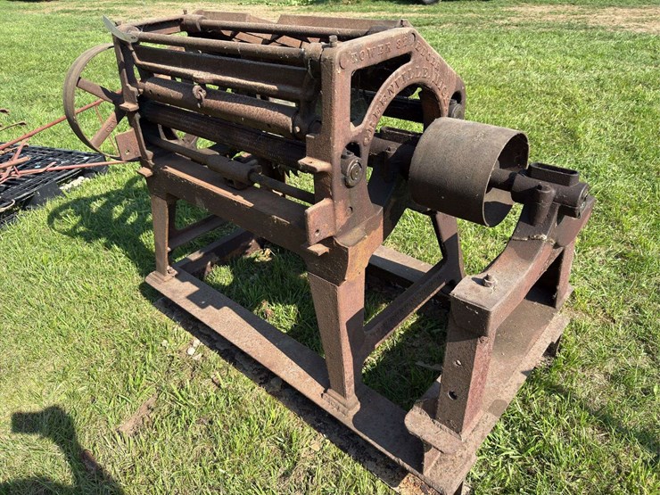 tower-32"-edger-image-2