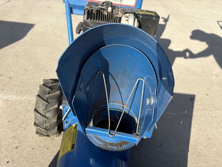 ford-st524a-walk-behind-self-propelled-snow-blower,-5-speed,-24”,-5hp-b&s-image-4