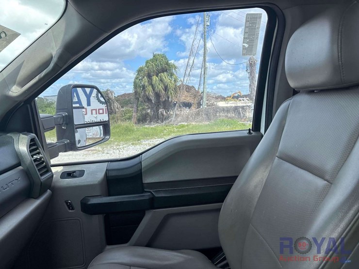 2017-ford-f550-image-12