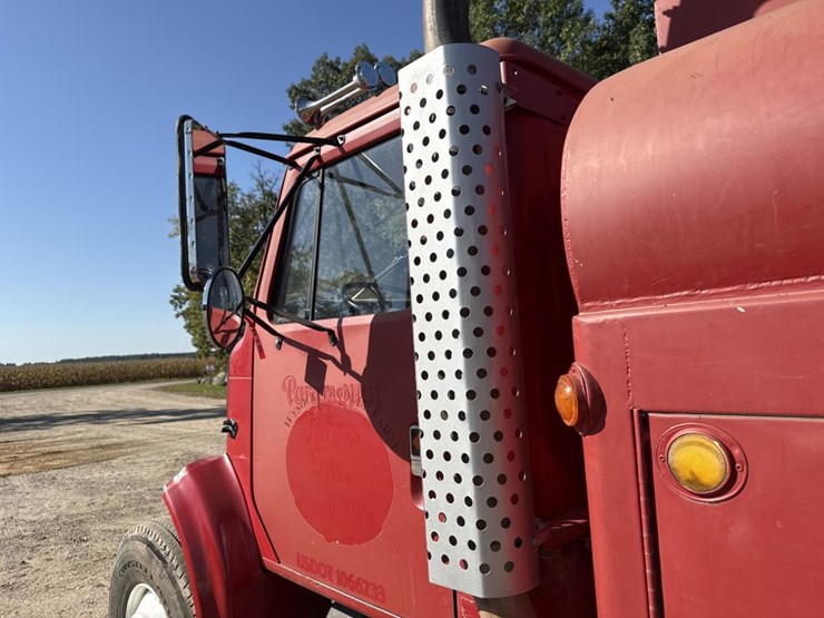 #1816-•-1989-international-1955-tanker-truck-image-21