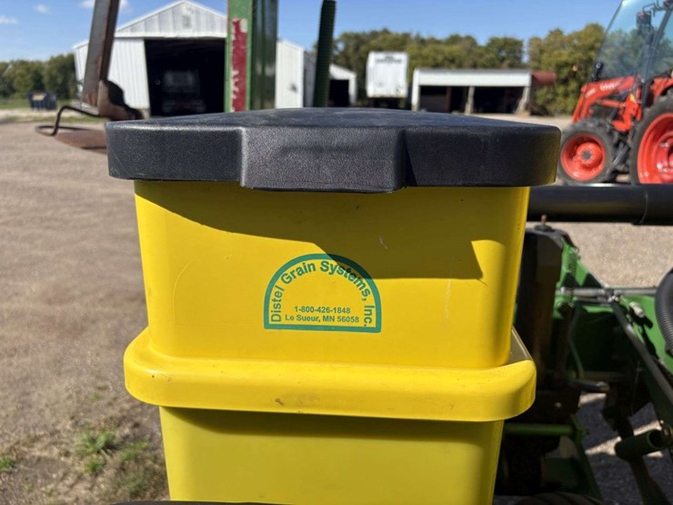 john-deere-7200-image-28