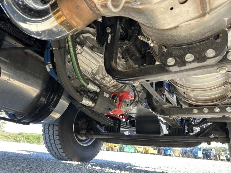 2025-kenworth-t880-image-72