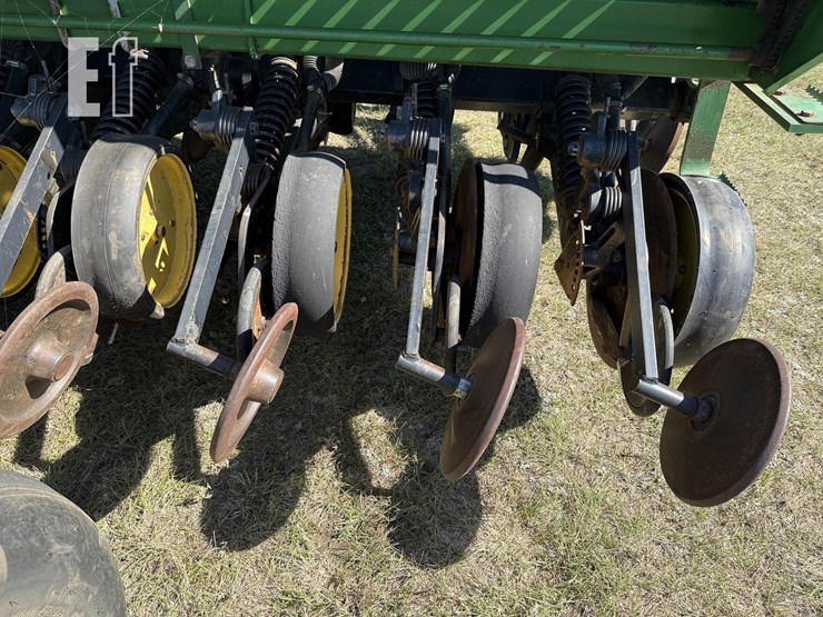 john-deere-750-image-12
