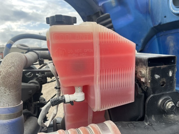 2020-kenworth-t680-image-35