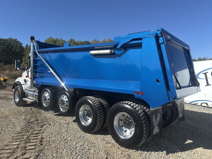 2025-kenworth-t880-image-3