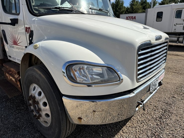 #1811-•-2012-freightliner-m2-tanker-truck-image-25