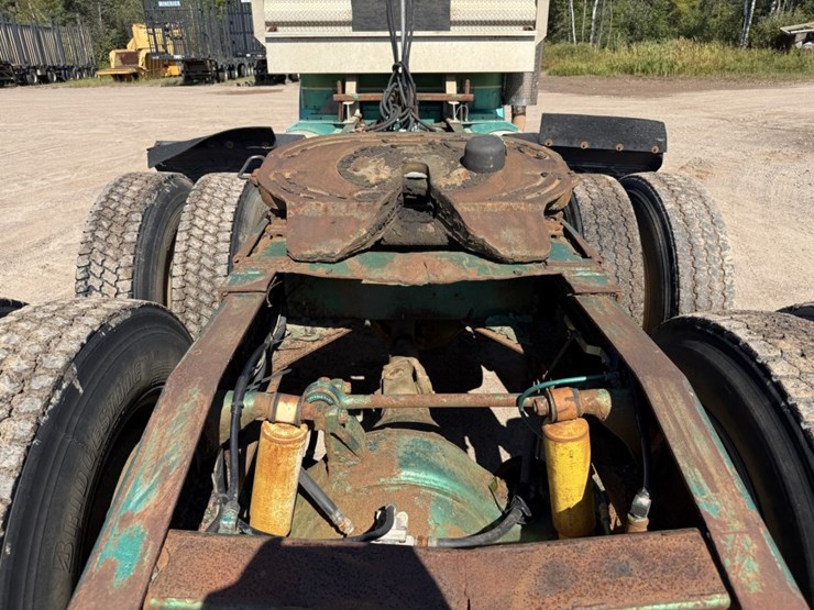 #1752-•-1979-peterbilt-day-cab-heavy-haul-image-21