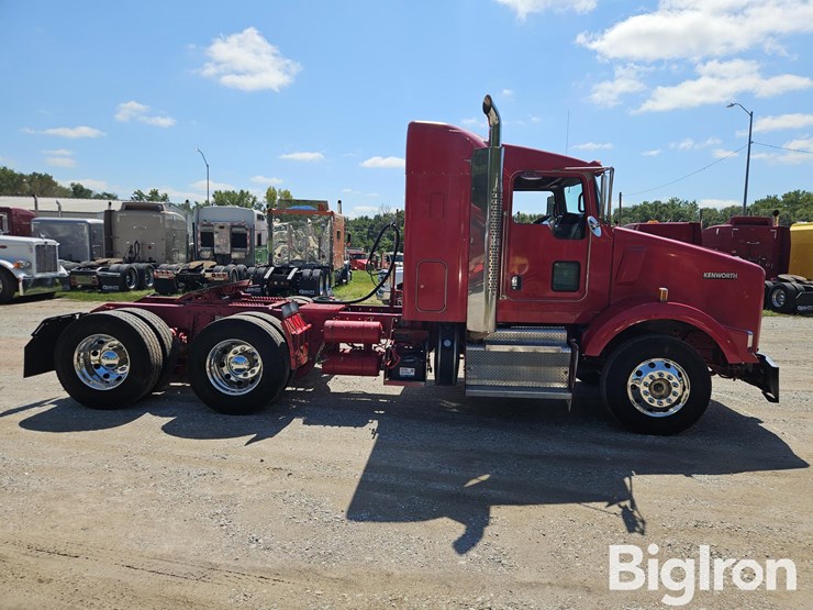 2012-kenworth-t800-image-4