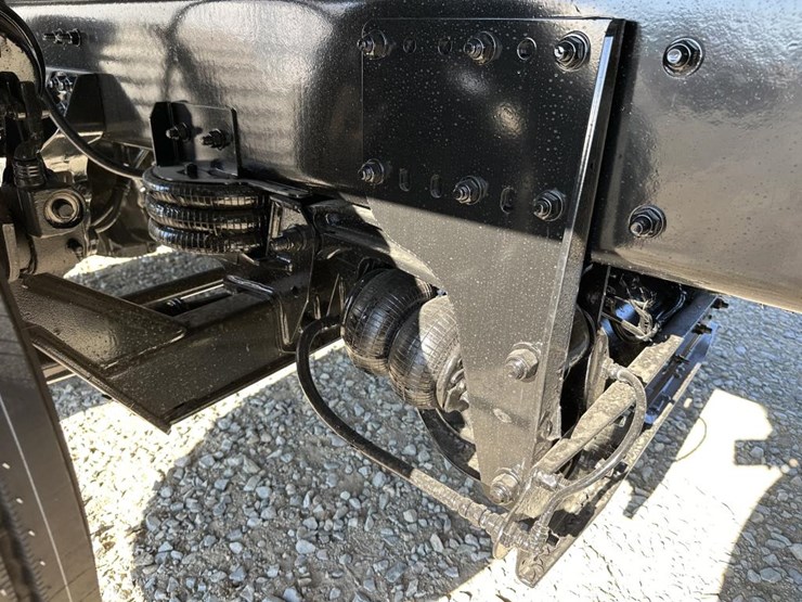 2025-kenworth-t880-image-74