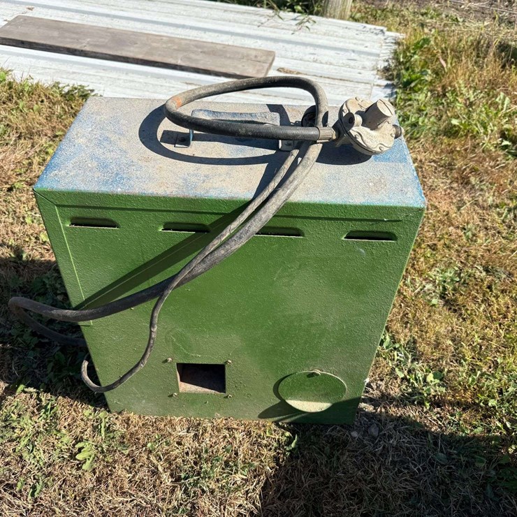 LB White Heater, With Regulator, In Working Condition. This Item is Located in South Dakota, Therefo