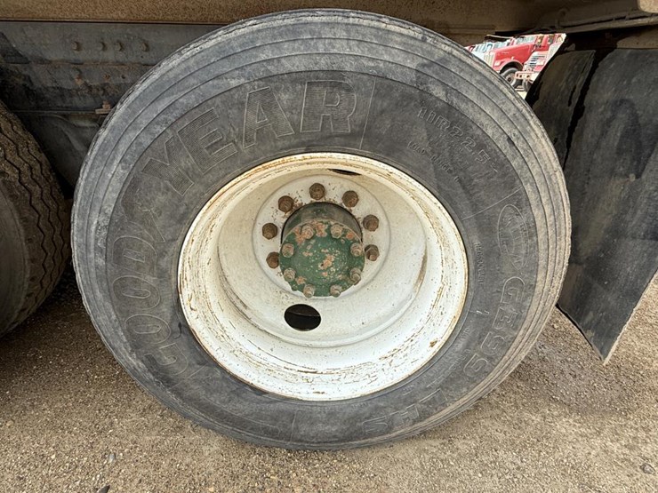 1995-ford-l9000-image-22